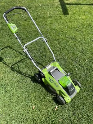 RS Lawn Service Logo