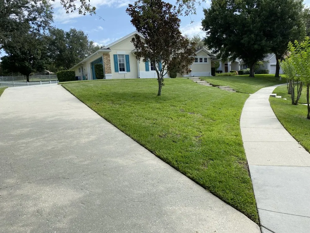 Top-rated lawn care service for beautiful yards in Groveland, FL by R&S Property Services