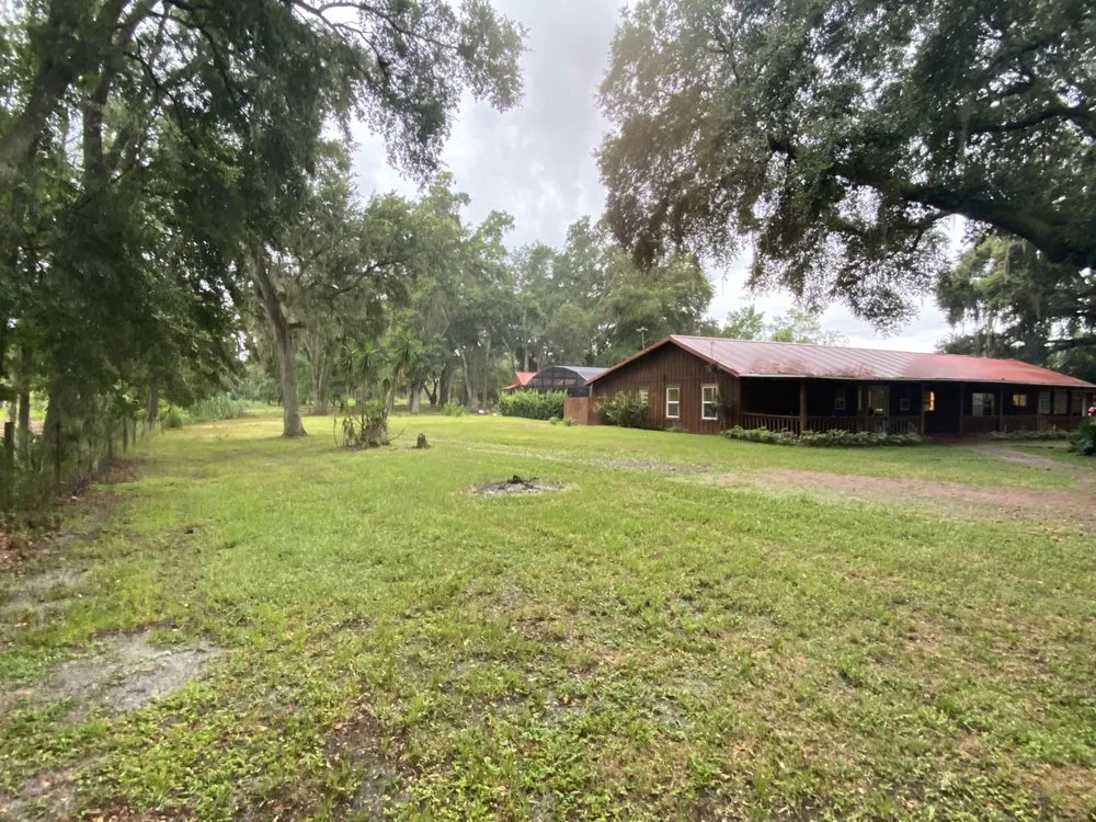 Custom yard cleanup service in Groveland, FL - R&S Property Services