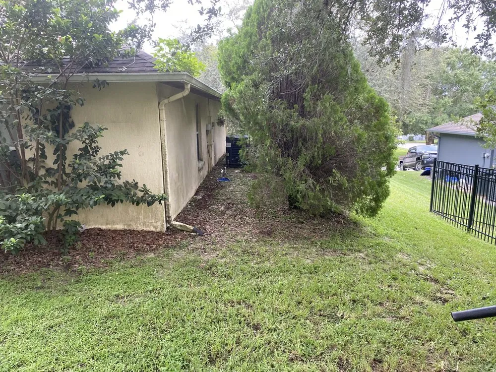 Custom residential landscaping for homes in Groveland, FL by R&S Property Services