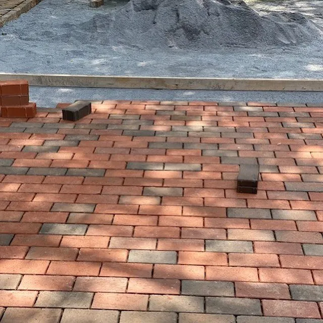 Affordable yard maintenance for homes in Lynchburg, VA by RSG Landscaping