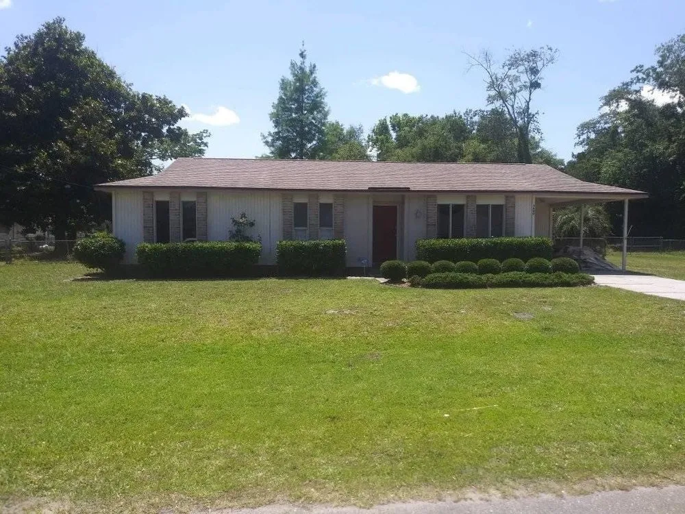 Professional yard cleanup service in Atlantic Beach, FL by RSI Grounds Detailing