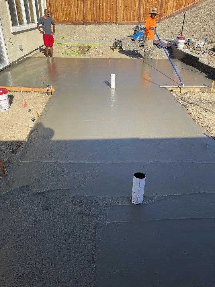 Affordable garden landscaping for residential properties in Antioch, CA by RT Concrete And Landscaping