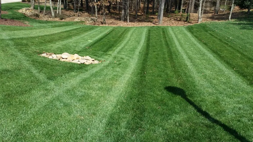 Custom lawn mowing service in Denver, NC by R&T Lawn Services