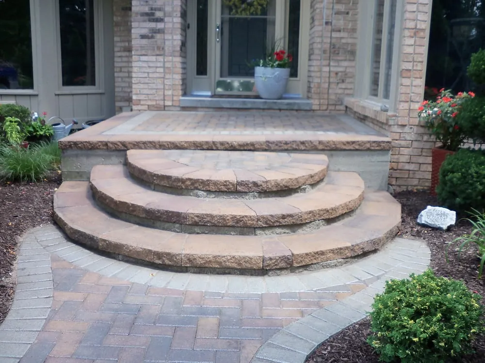 Trusted yard cleanup service in Macomb, MI - Rtistic Hardscapes