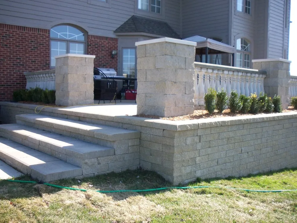 Affordable lawn mowing service experts serving Macomb, MI - Rtistic Hardscapes