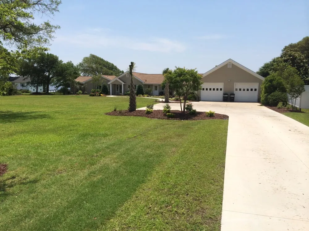 Trusted lawn mowing service experts serving Morehead City, NC - RTR Lawn Services