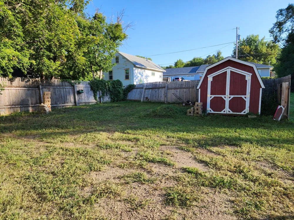 Custom yard cleanup service experts serving Minot, ND - Ruachos Maintenance