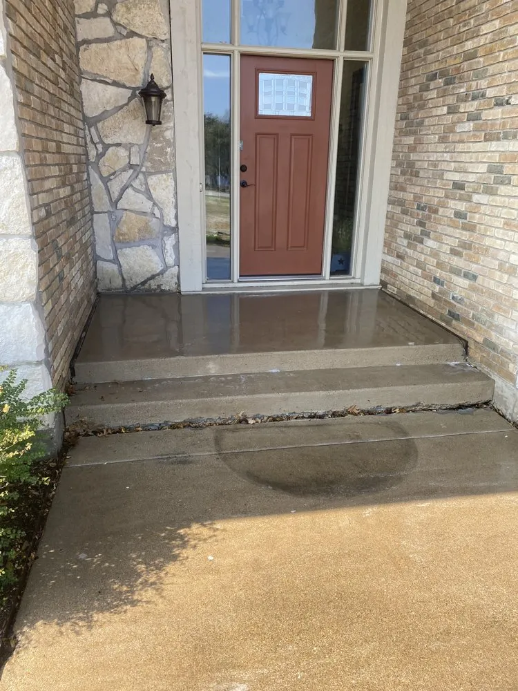 Professional lawn care service for homes in Rockwall, TX by Rubble on the Double