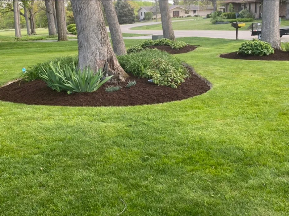 Top-rated lawn care service in Sycamore, IL by Ruben Armas Landscaping