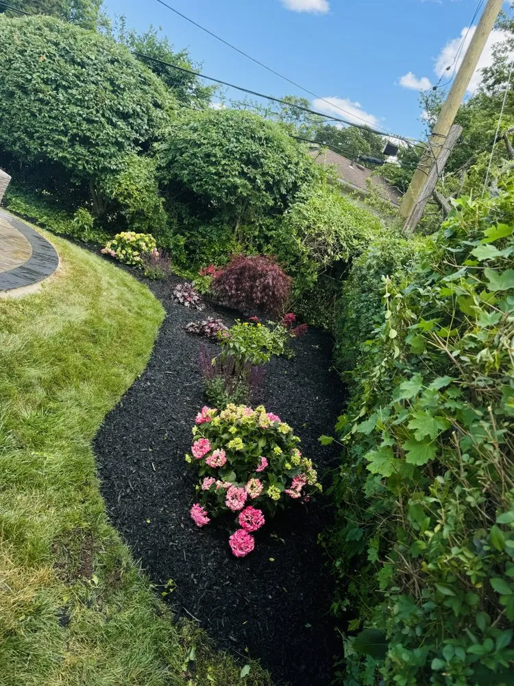 Professional landscaping services experts serving Wyandanch, NY - Ruben Landscaping & Design