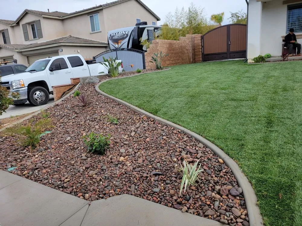 Custom yard maintenance in Moreno Valley, CA - Ruben's Concrete & Landscape