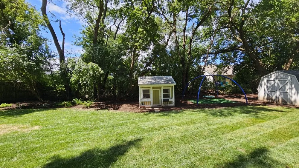 Reliable lawn care service near you in Rockford, IL by Rubens Lawncare services