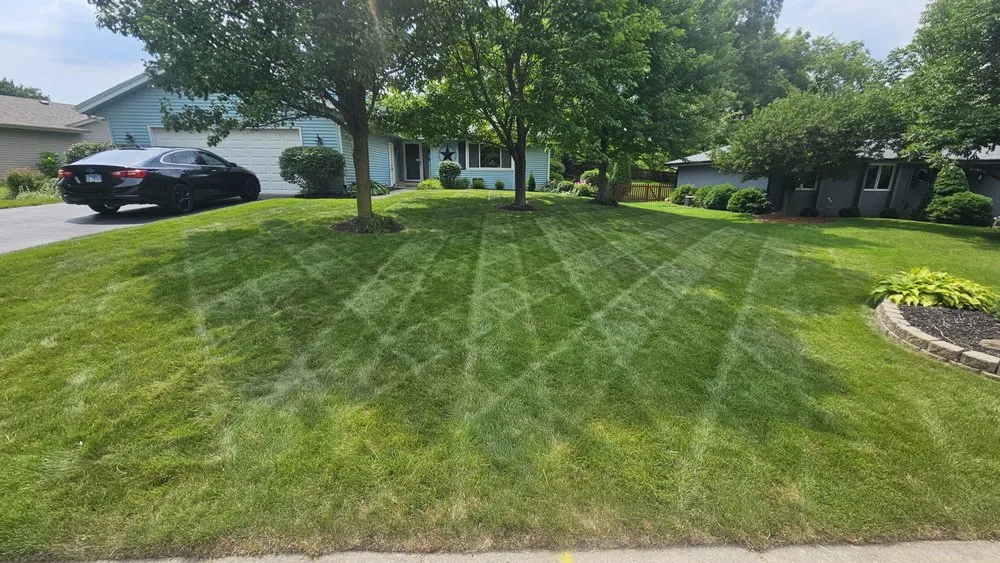 Professional lawn mowing service in Rockford, IL by Rubens Lawncare services
