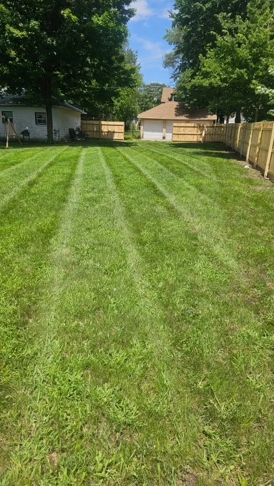 Trusted residential landscaping experts serving Rockford, IL - Rubens Lawncare services