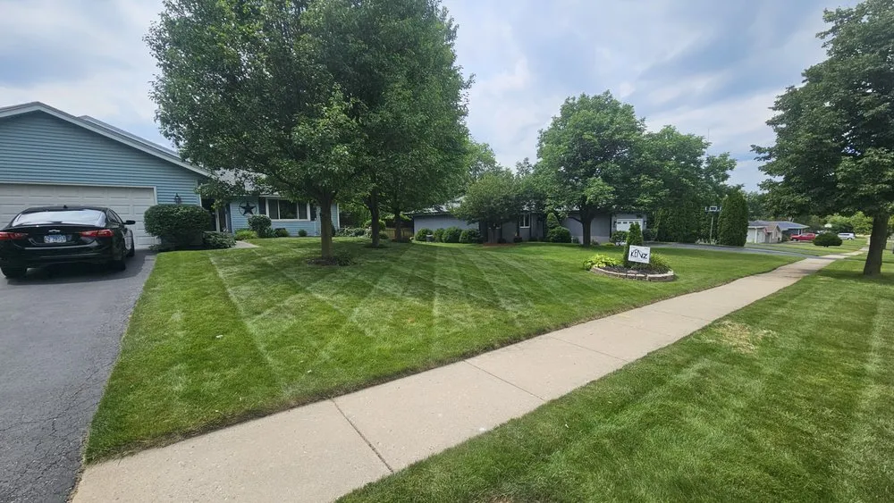 Top-rated outdoor landscaping in Rockford, IL - Rubens Lawncare services