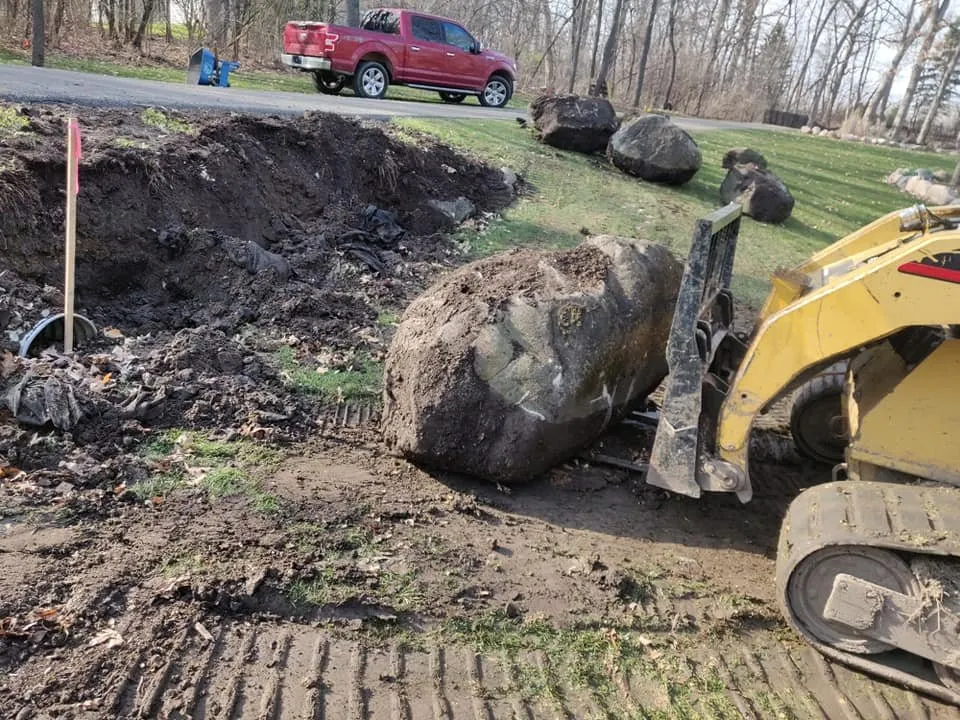 Custom lawn care service in Woodstock, IL - Rubi Hardscapes
