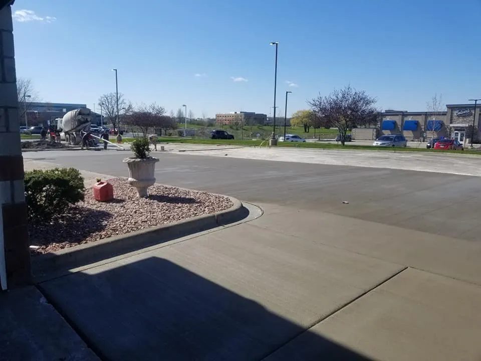 Affordable outdoor landscaping in Woodstock, IL by Rubi Hardscapes