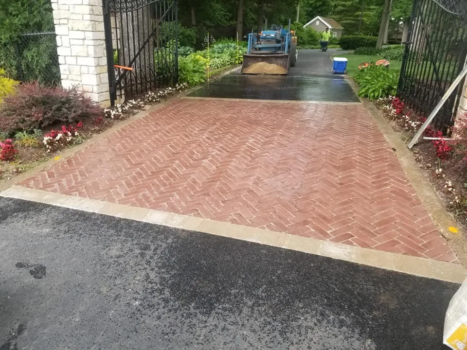Trusted landscape installation for homes in Woodstock, IL by Rubi Hardscapes