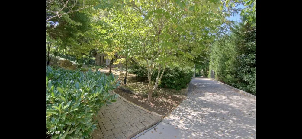 Local lawn mowing service experts serving Knoxville, TN - Rubicon Pressure Washing