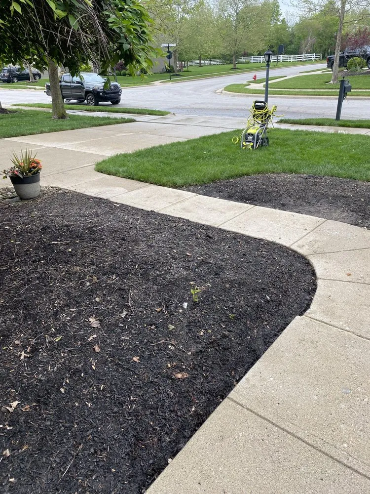 Top-rated lawn mowing service for homes across Columbus, OH - Rubino Pressure Washing