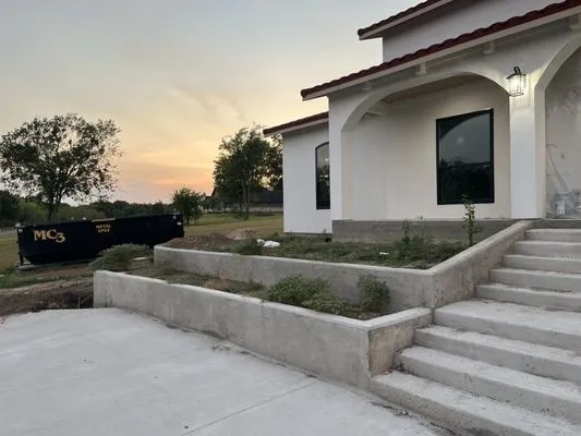 Rubio Landscaping And Maintenance Logo