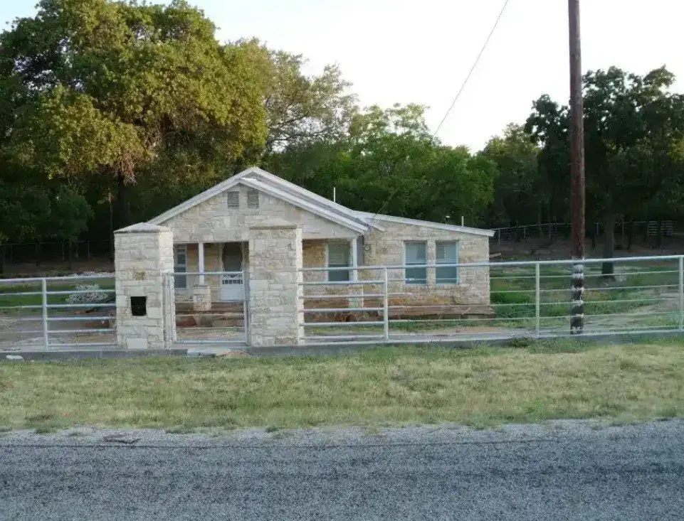 Trusted residential landscaping for homes in Dallas, TX by Rubio Masonry & Landscaping