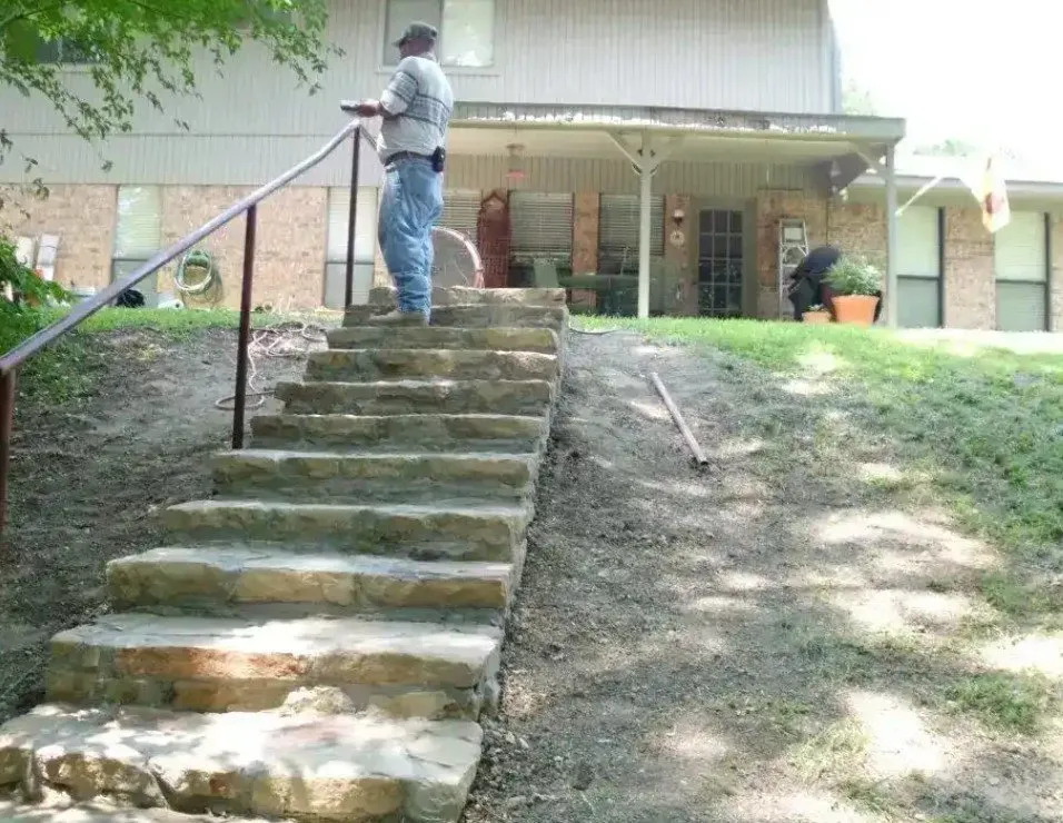 Affordable yard maintenance for beautiful yards in Dallas, TX by Rubio Masonry & Landscaping