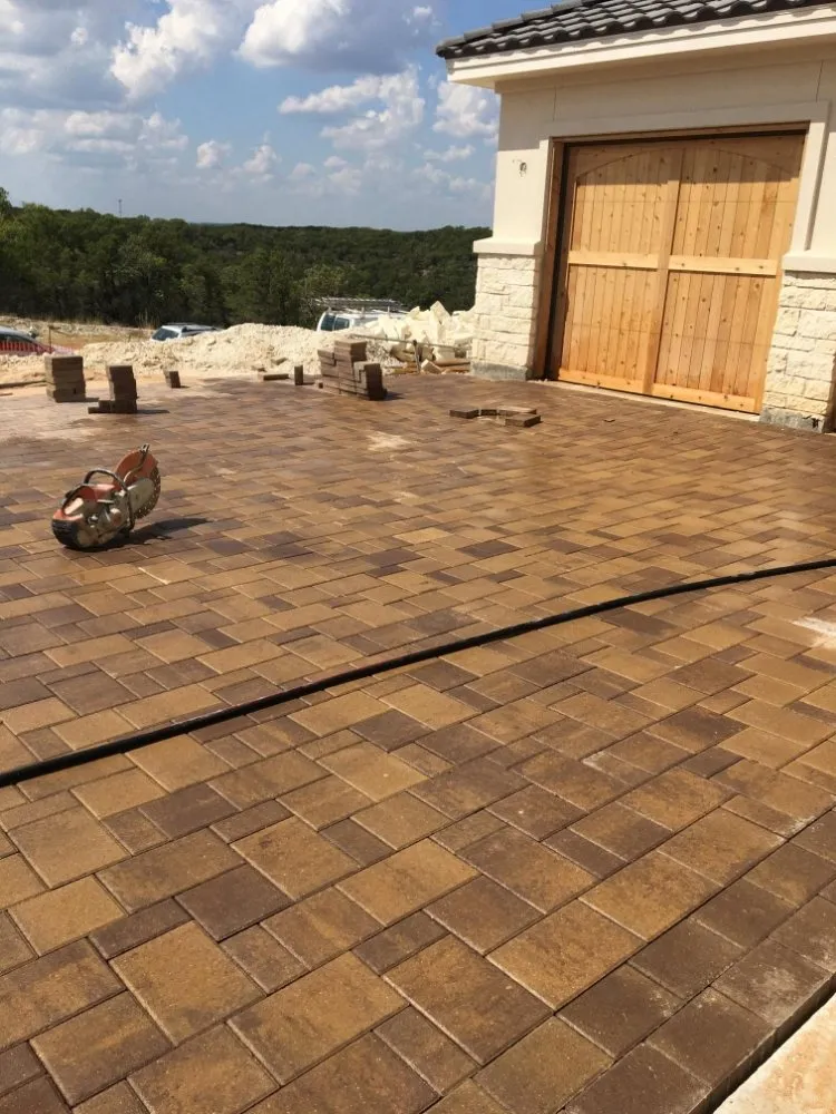 Local outdoor landscaping in Austin, TX by Rubén Landscaping & Construction