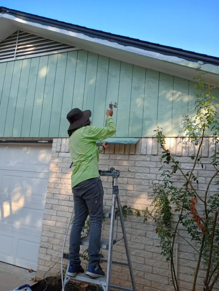 Trusted yard maintenance in Austin, TX - Rubén Landscaping & Construction