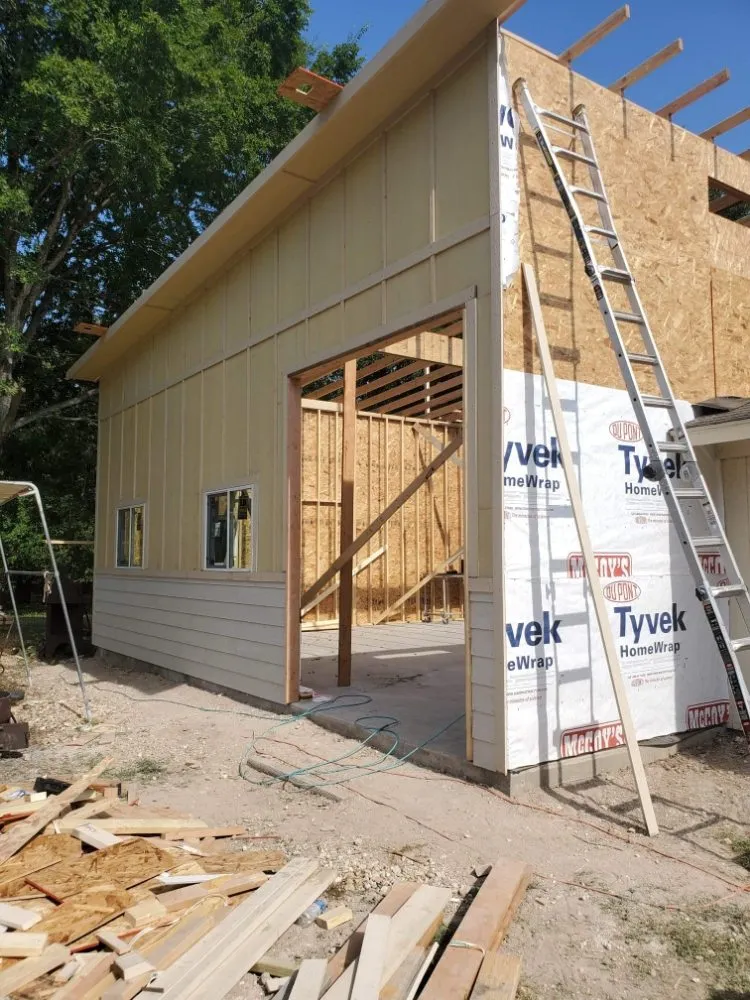 Custom yard cleanup service for beautiful yards across Austin, TX - Rubén Landscaping & Construction