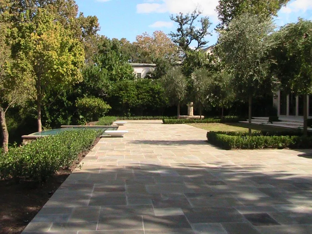 Affordable garden landscaping in Houston, TX - Ruckel Dillon Wright