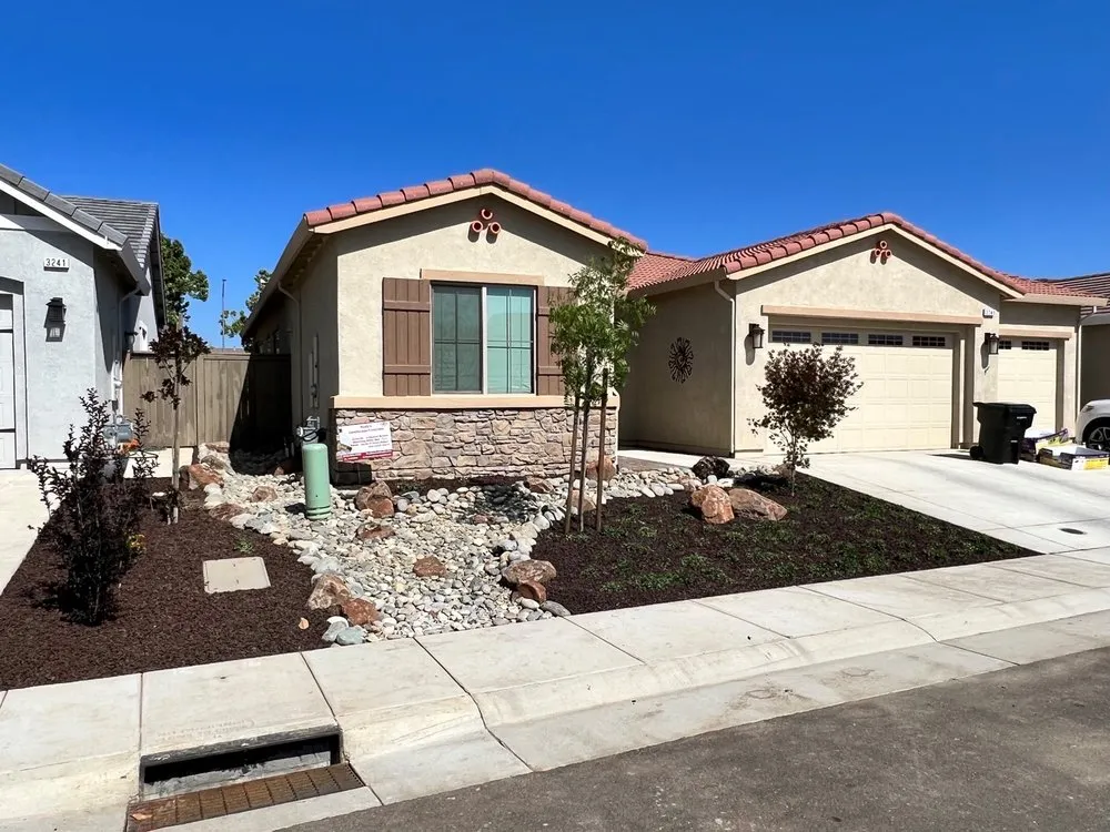 Trusted lawn care service in Elk Grove, CA - Rudy's Landscape