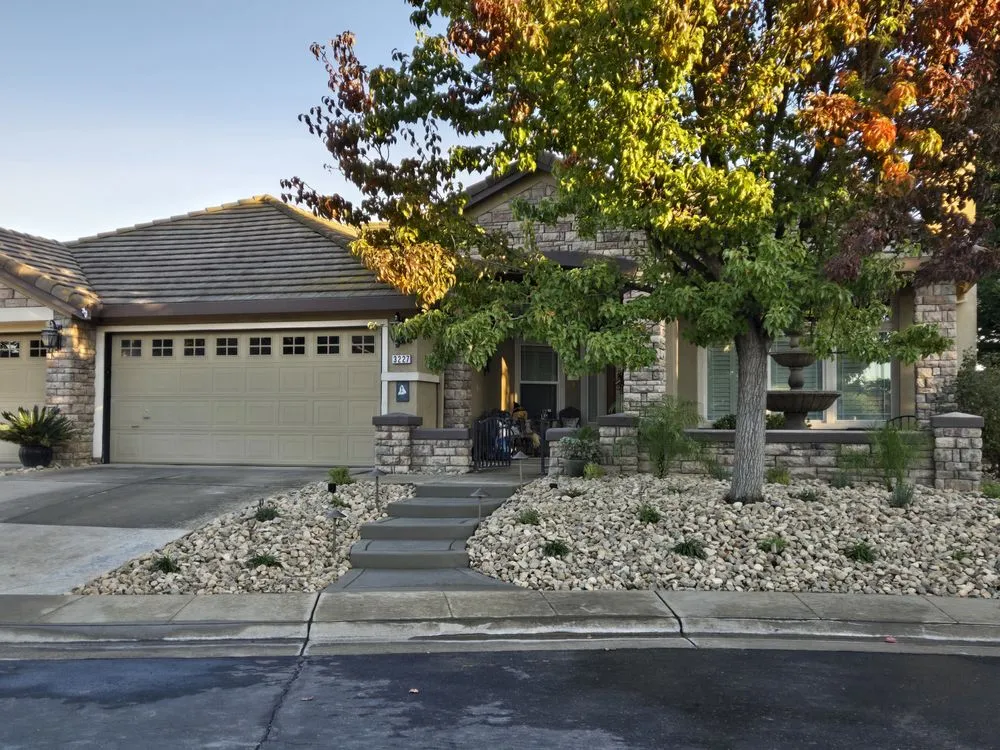 Custom lawn care service experts serving Elk Grove, CA - Rudy's Landscape