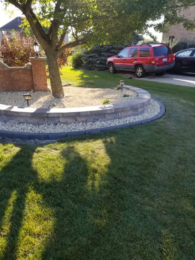 Top-rated residential landscaping in Chicago Heights, IL by Rudy's Pavers & Landscaping