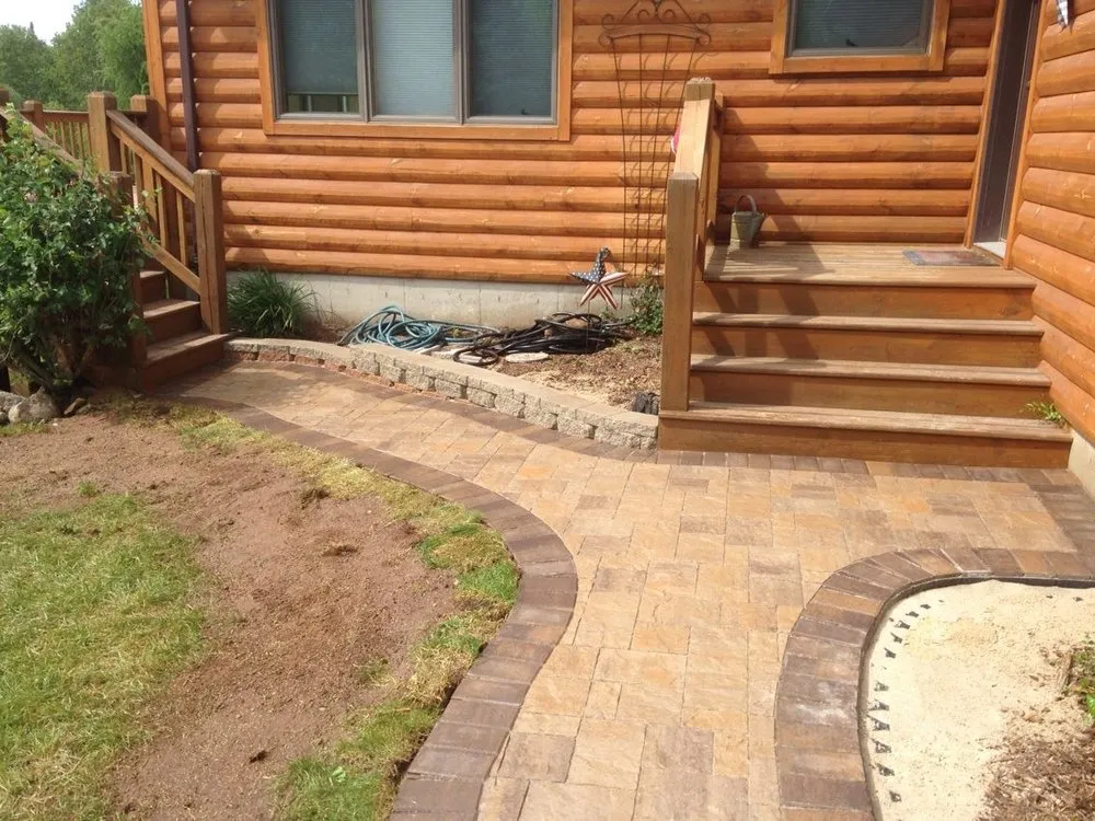 Custom outdoor landscaping in Waterloo, WI - Ruechel Landscape