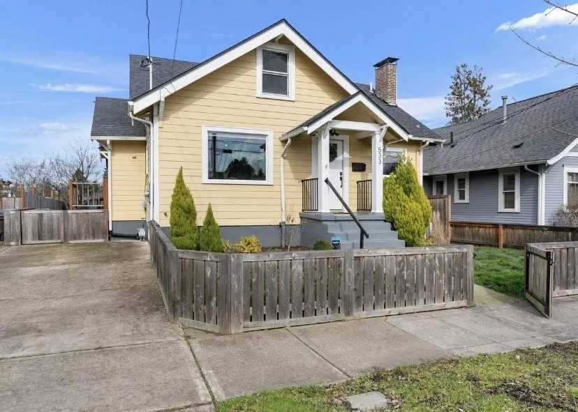 Expert landscape design in Beaverton, OR by Rueda Landscape