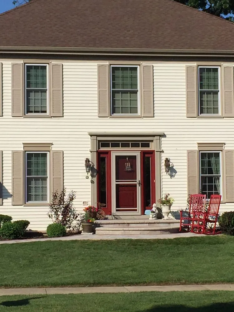 Professional yard cleanup service for beautiful yards in Elgin, IL by Ruff Landscaping