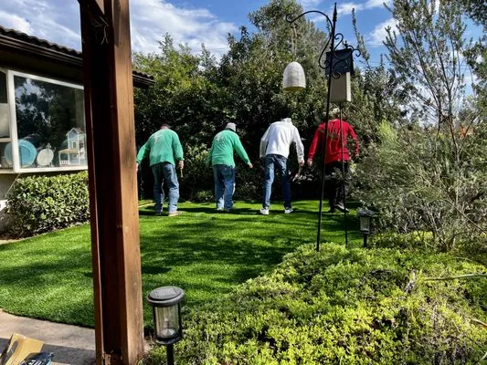 Ruff n Tuff Turf Logo