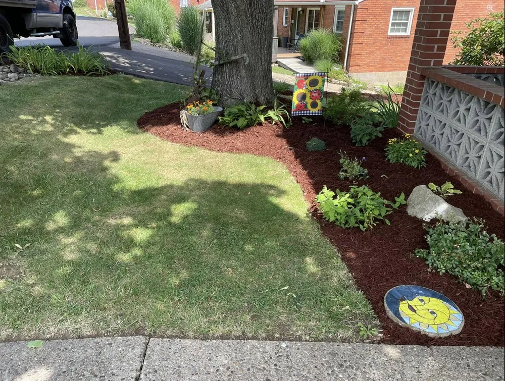 Top-rated garden landscaping for beautiful yards across Clairton, PA - Ruff Ridge
