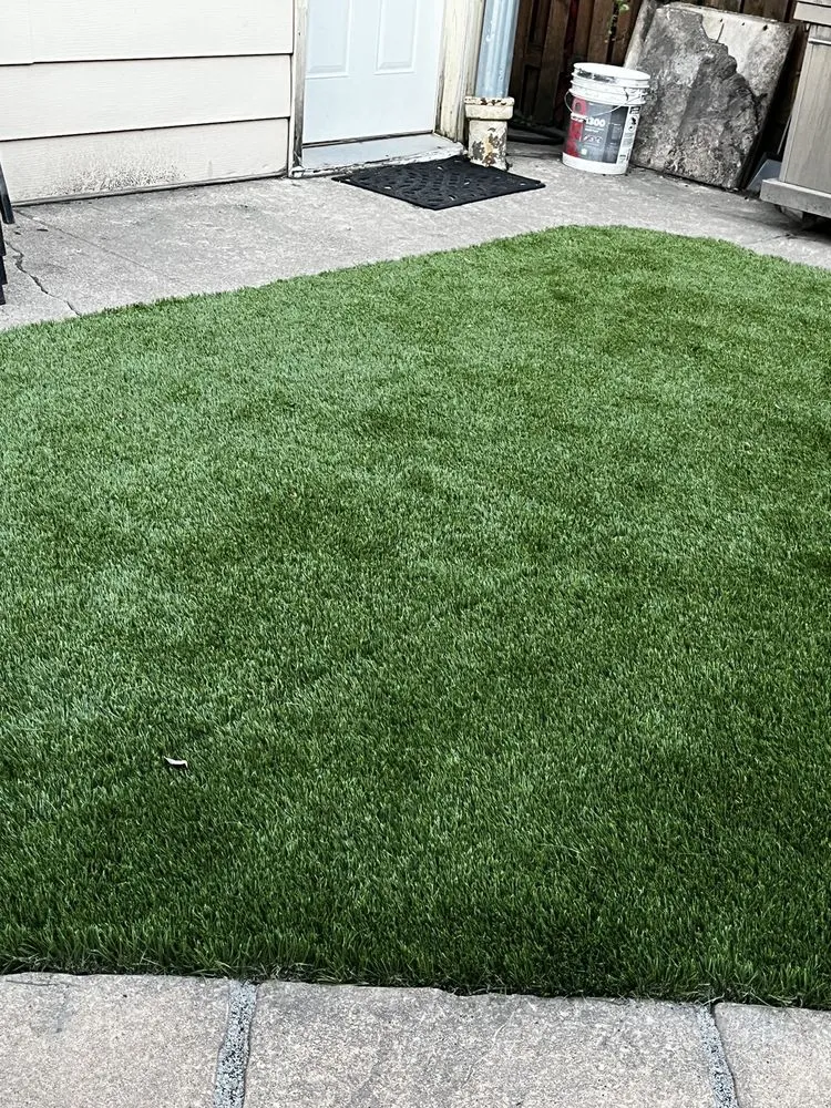 Affordable lawn care service experts serving Chicago, IL - Rugzoom Synthetic Grass and Landscaping