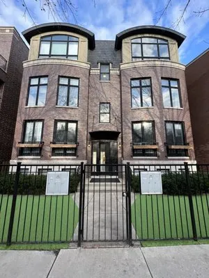 Rugzoom Synthetic Grass and Landscaping Logo