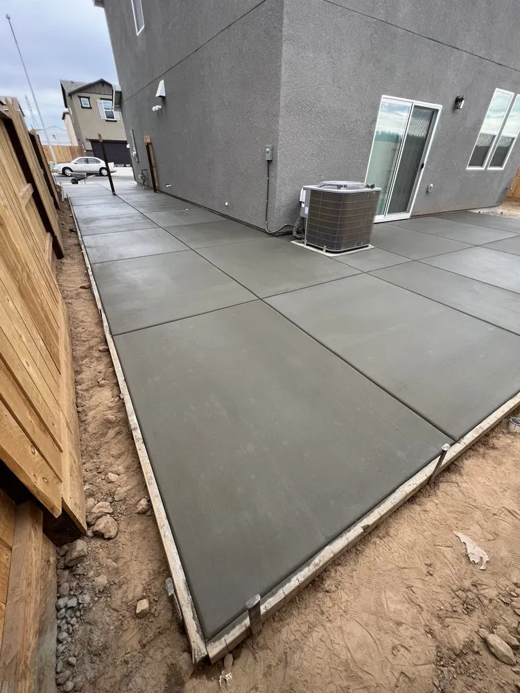 Custom garden landscaping in Fresno, CA - Ruiz Concrete Scapes