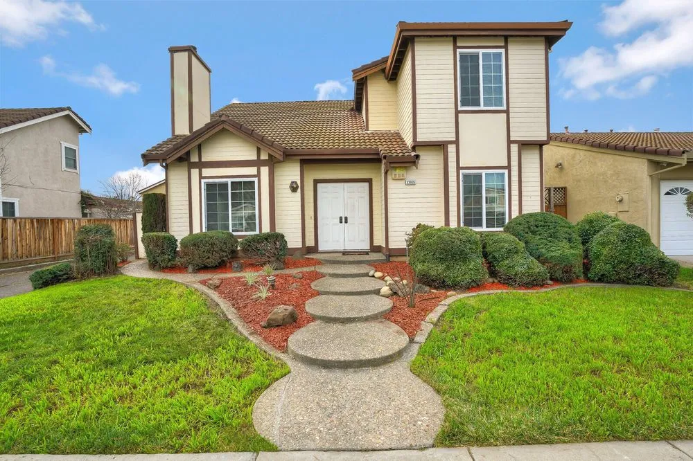 Custom lawn mowing service in Fremont, CA - Ruiz Gardening