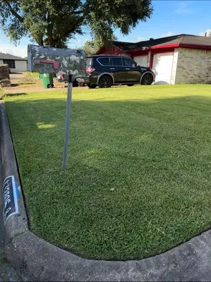 Ruiz Landscape Service Logo