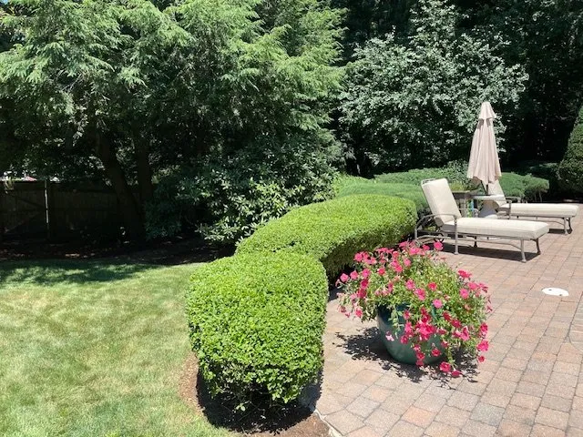 Professional yard maintenance for beautiful yards across West Deptford, NJ - Ruiz Landscaping & Lawn Care