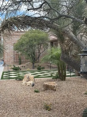 Ruiz landscaping 520 Logo