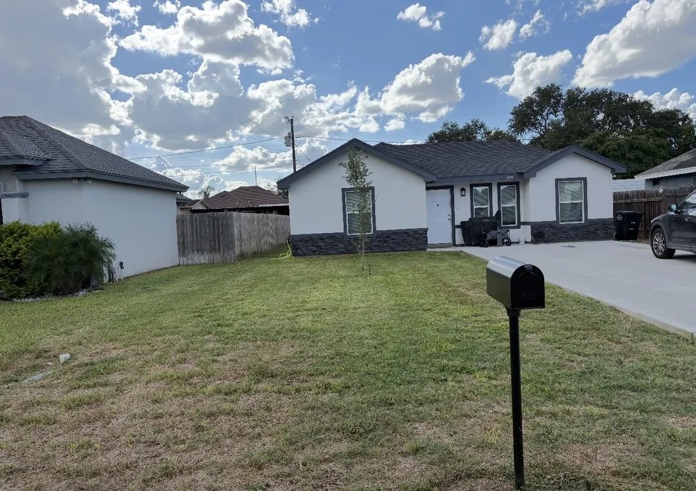 Top-rated garden landscaping with custom design in Mission, TX by Ruiz Landscaping