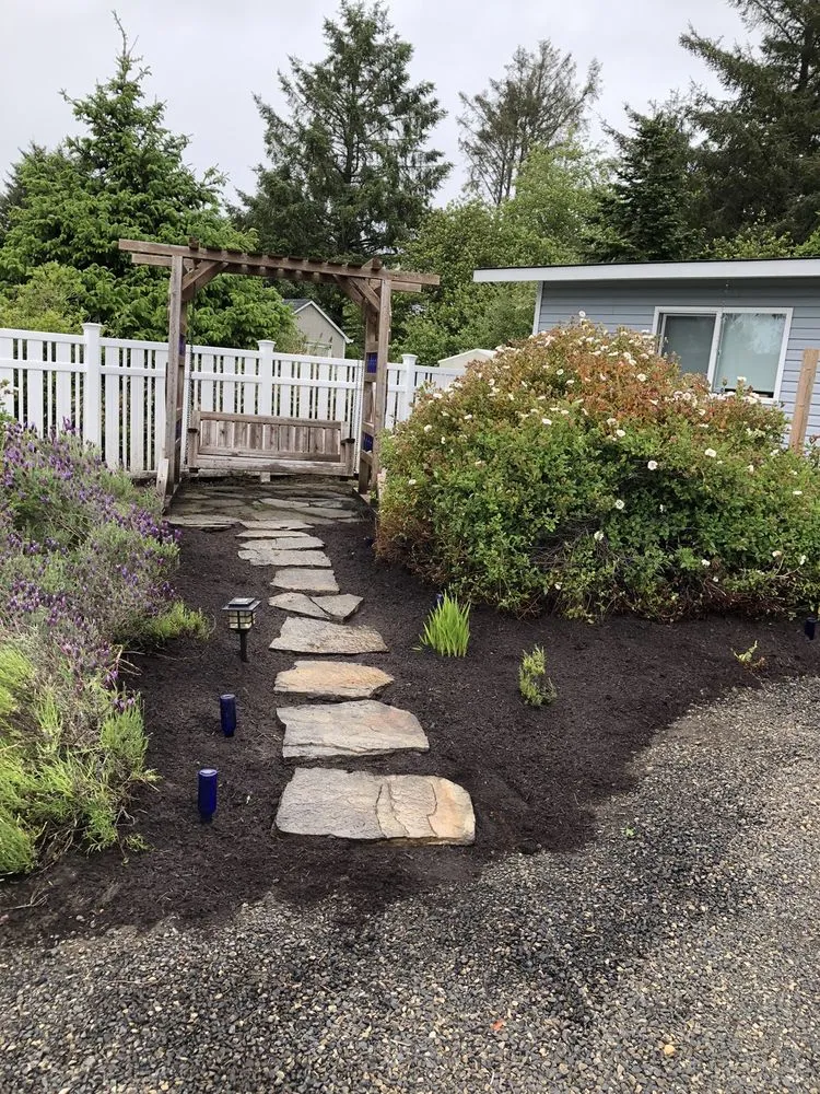Local landscape design in Aberdeen, WA by Ruiz Lawn & Maintenance Services
