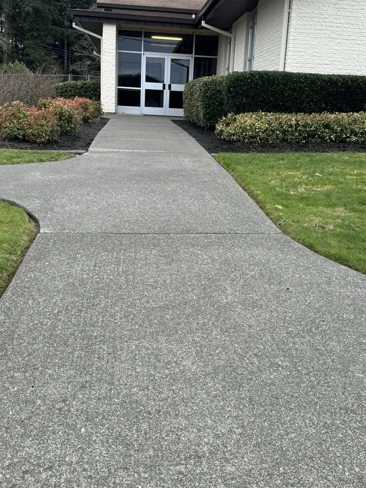 Affordable landscaping services in Aberdeen, WA by Ruiz Lawn & Maintenance Services